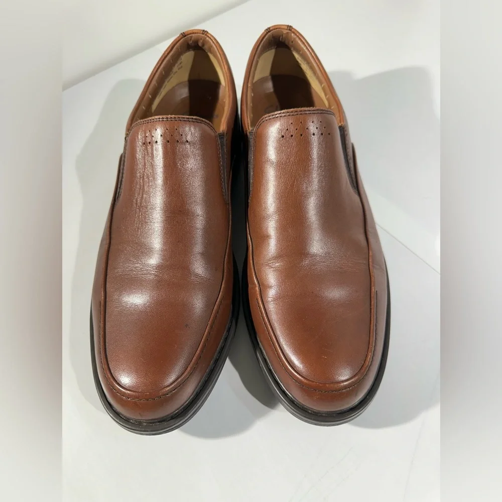 Clarks men’s size 10.5 active air vent leather loafers,  brown like‎ new